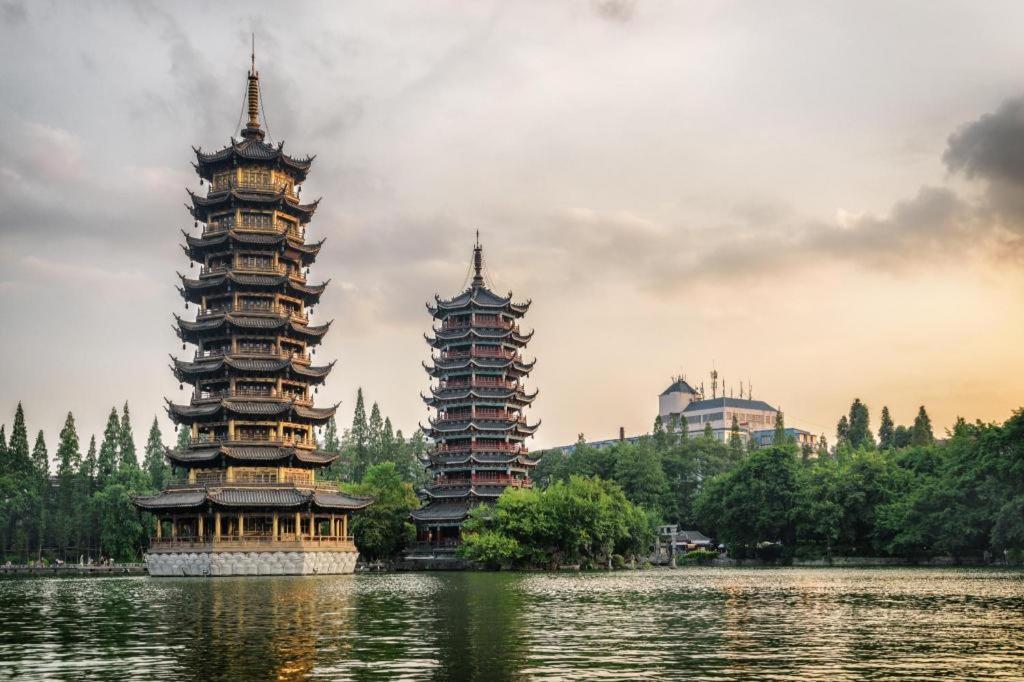 Telecom Hotel Guilin Bagian luar foto