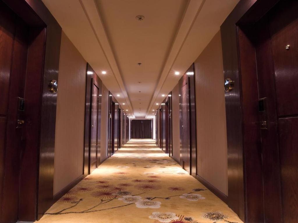 Telecom Hotel Guilin Bagian luar foto