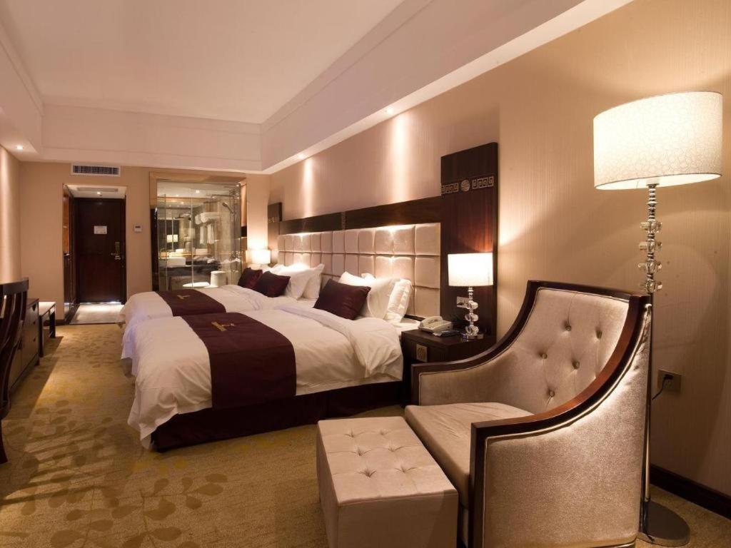 Telecom Hotel Guilin Bagian luar foto