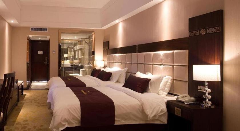 Telecom Hotel Guilin Bagian luar foto