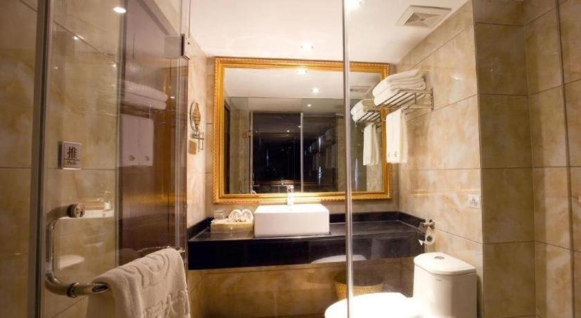 Telecom Hotel Guilin Bagian luar foto
